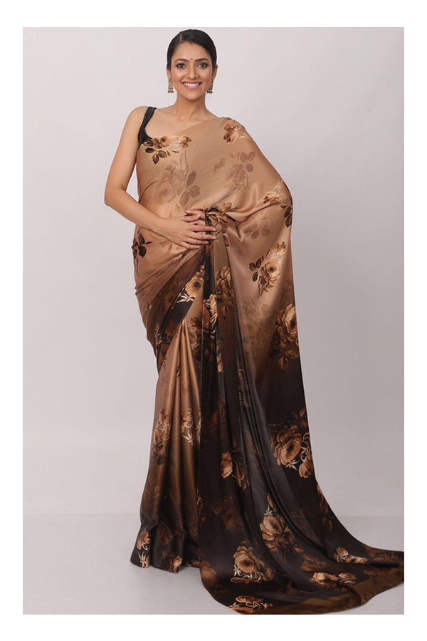 Vishal Prints Off White Digital Print Satin Saree With Stone Diamond W