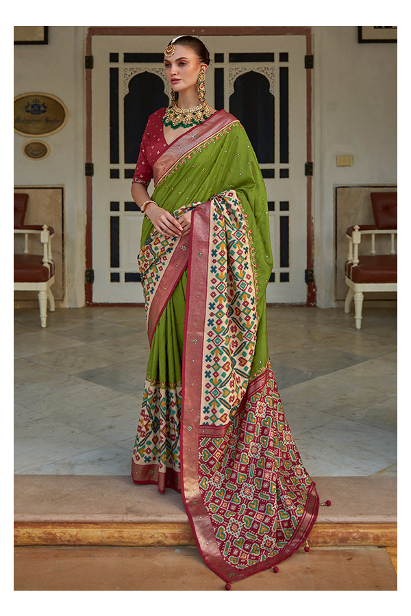 Lavender & Pink Patola Silk Saree With Zari Weaving Work – Bahuji - Online  Fashion & Lifestyle Store